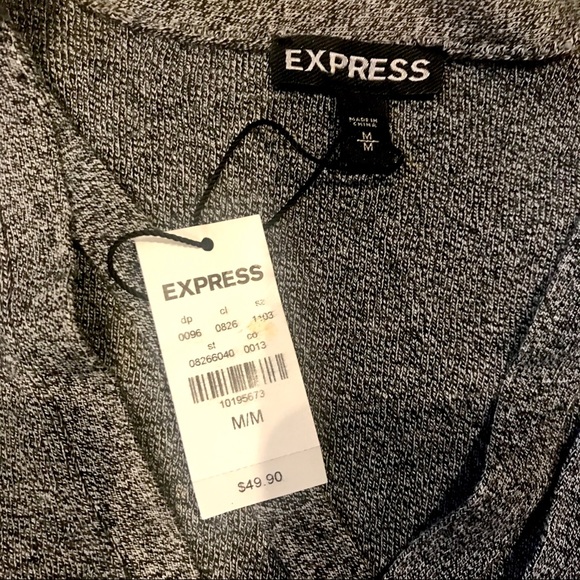 Express Top 👚 - Picture 3 of 4